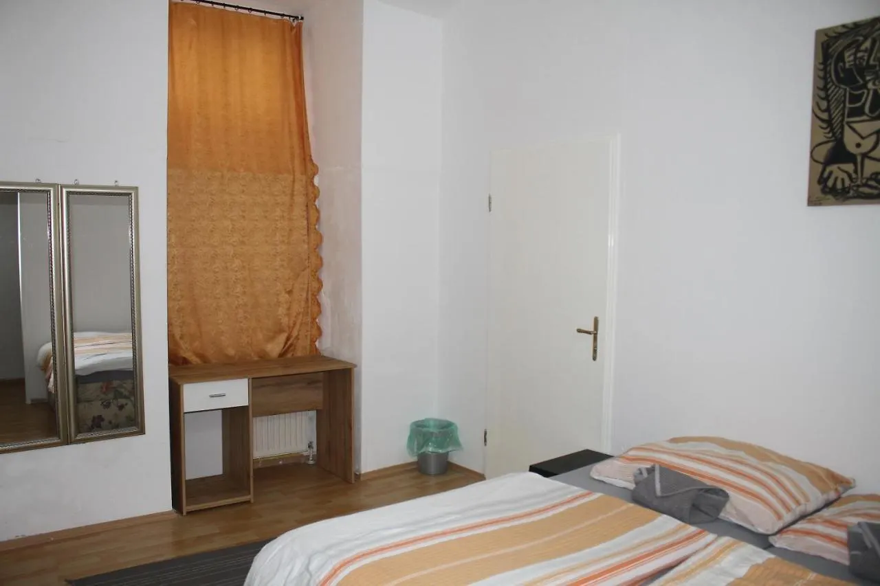 Stadtpark Rooms Vienna 0*,  Austria
