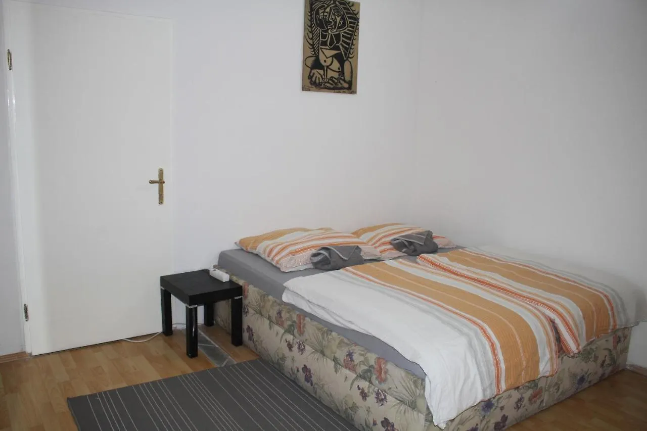 Stadtpark Rooms Vienna Homestay