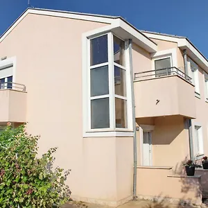 https://apartmani-olives.hotelinzadar.com
