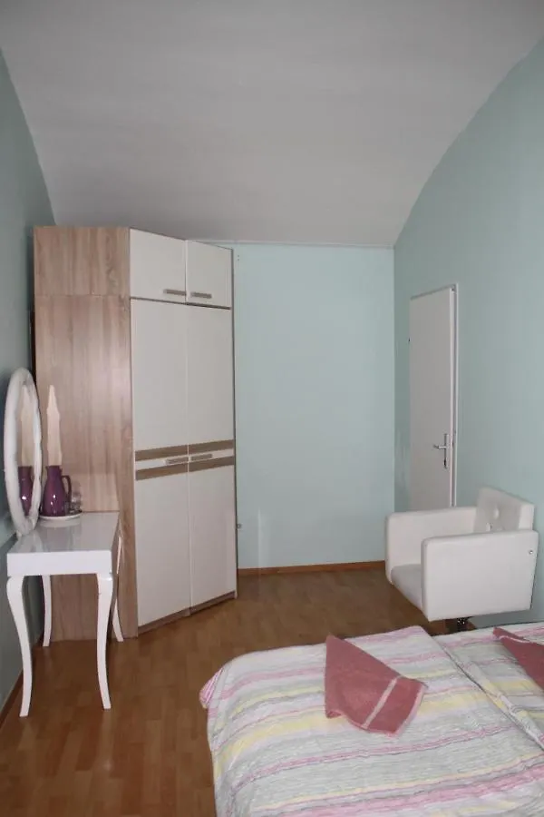 Stadtpark Rooms Βιέννη Δωμάτια σε οικογενειακή κατοικία